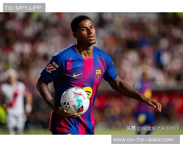 助攻王拉什福德再获起立拍手，巴萨却抛弃提早买断！曼联仍估计3000万进账